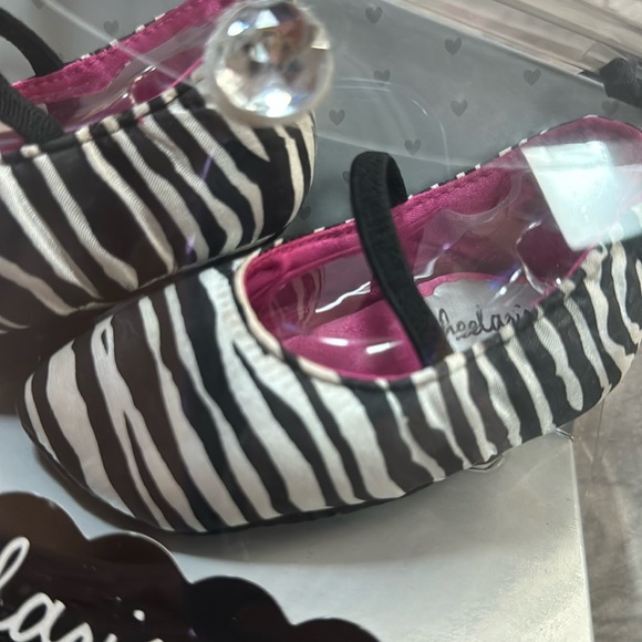 New - “Heelarious, Her First High Heels” Zebra print Kayla - Baby 0-6 Months - Picture 13 of 16